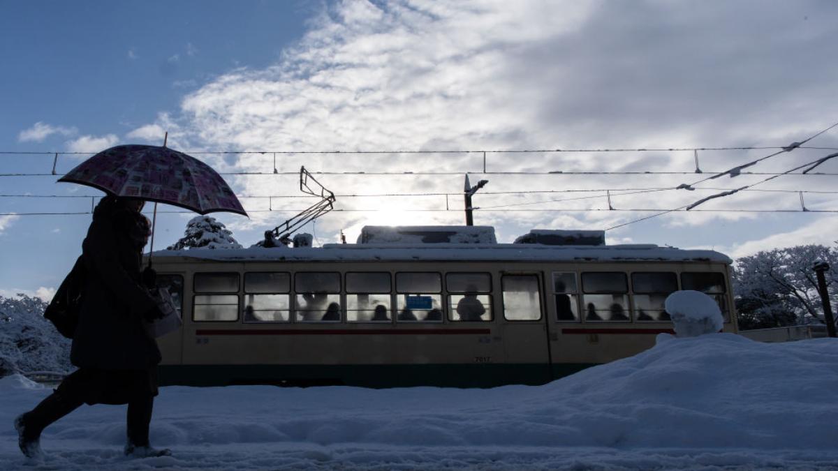 Ninsori si ploi in Romania zapada de 15 cm in Gorj