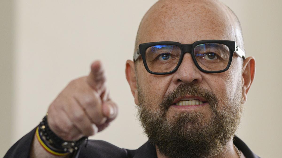 Piedone anunta controale la bijuterii Ce aveti nu e aur pur