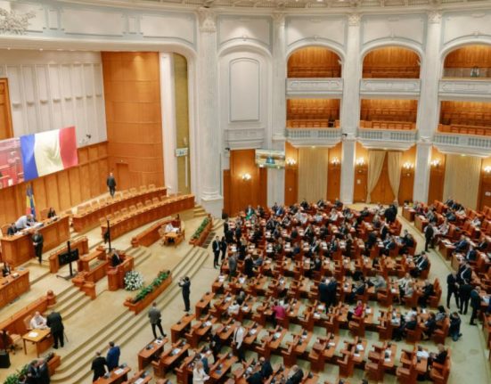 Proiect USR Mai multi reprezentanti ai Diasporei in Parlament fara cresterea numarului total de parlamentari