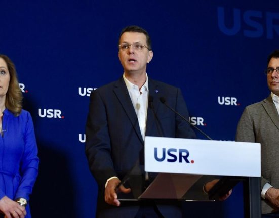 Raspunsul lui Ionut Mosteanu pentru Crin Antonescu Ai fost printre cei mai chiulangii parlamentari V am stricat combinatiile