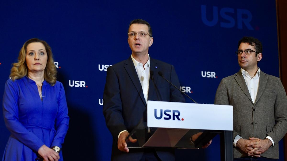 Raspunsul lui Ionut Mosteanu pentru Crin Antonescu Ai fost printre cei mai chiulangii parlamentari V am stricat combinatiile