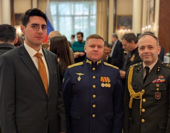 SRU Romanii acuzati de tradare au organizat grupari paramilitare si au cerut sprijin diplomatilor rusi expulzati