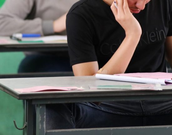 Simularea Bacalaureat 2025 Proba la Romana si rezultate