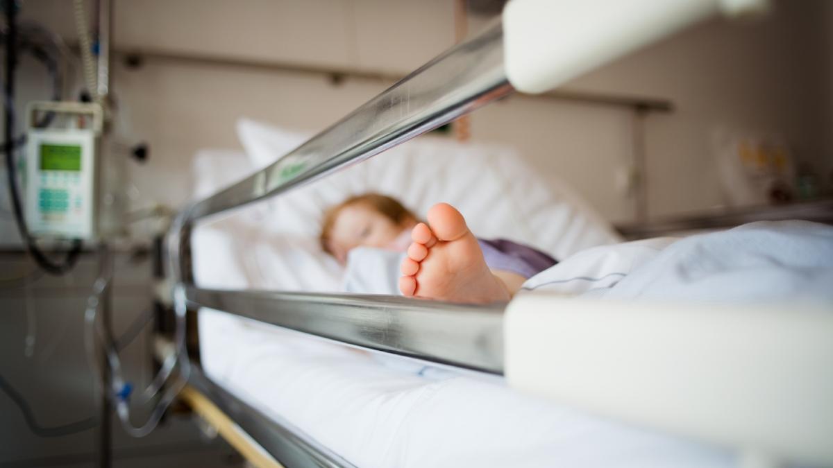 Spitalele de pediatrie pline cu infectii digestive si scarlatina