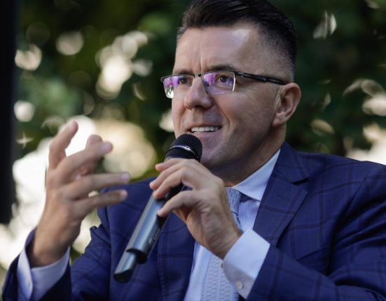 Surse Sociologul Dan Dungaciu i ar putea lua locul lui Calin Georgescu