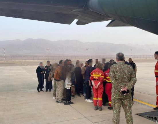 18 pacienti din Gaza adusi in Romania cu aeronava militara