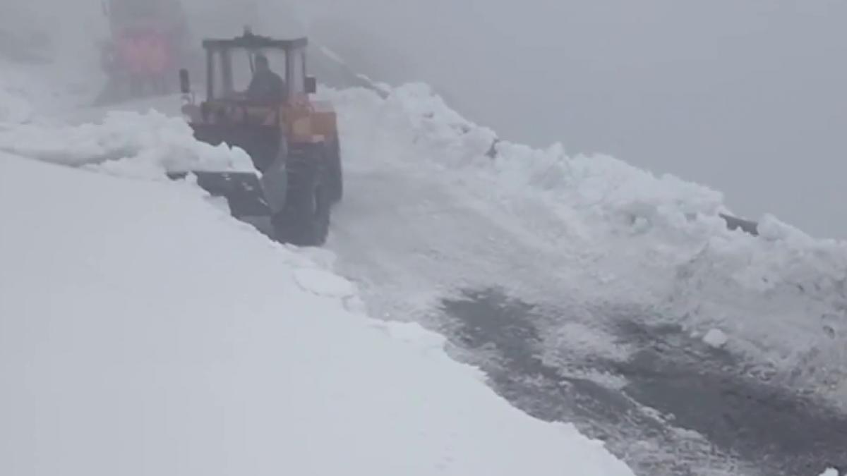 A inceput dezapezirea pe Transalpina zapada peste 3 metri