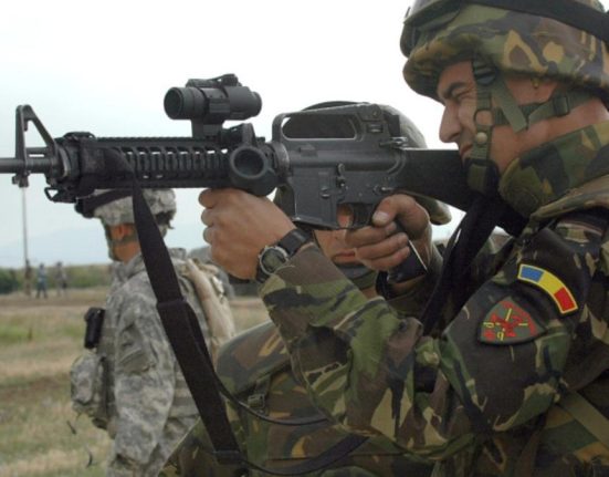 Antrenamente urbane in Bucuresti Militari se pregatesc pentru conflict