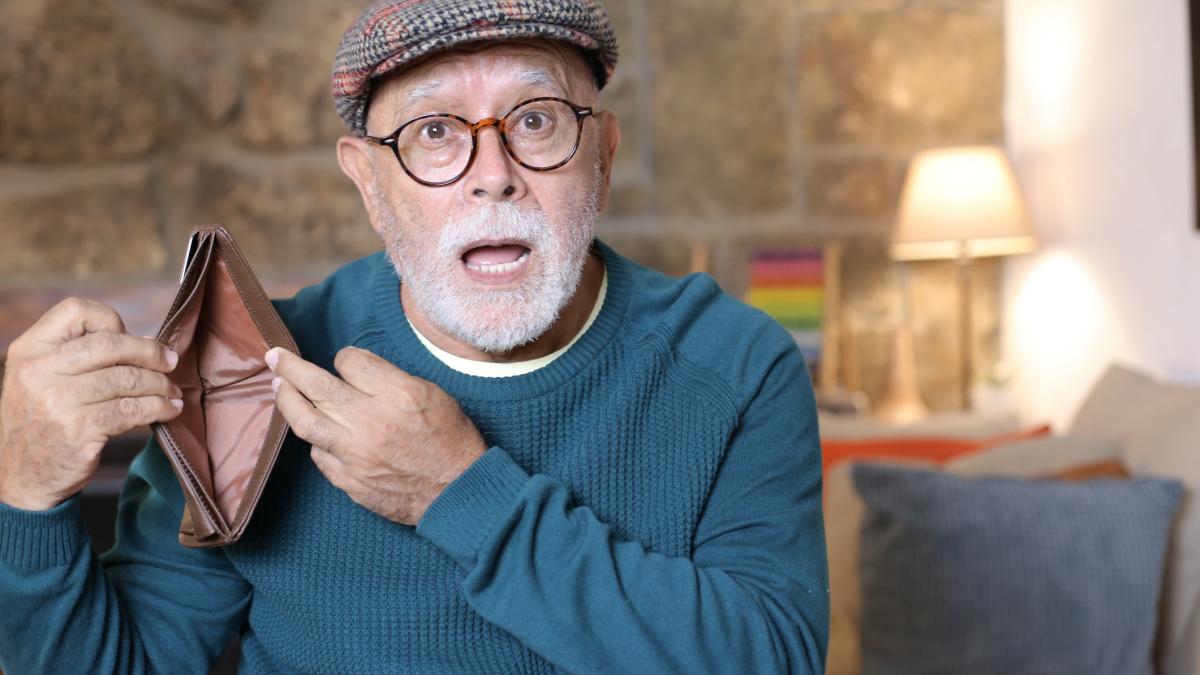Banii a milioane de romani expusi riscului