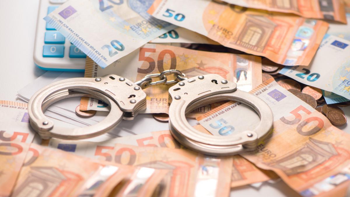 Bercea Mondialu si rudele arestate pentru camata si violenta
