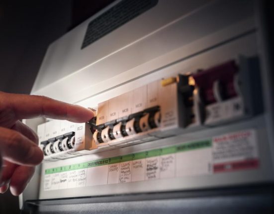 Burduja garanteaza ca Romania nu va ramane fara lumina de Paste Nu exista risc de pana totala