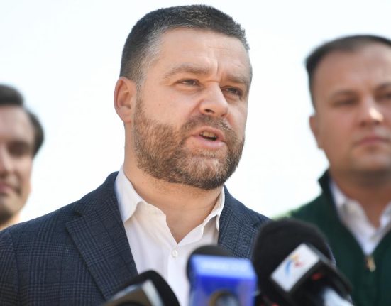 Ciprian Ciucu a dat in judecata MApN Primarul contesta autorizatia de constructie a unui hotel