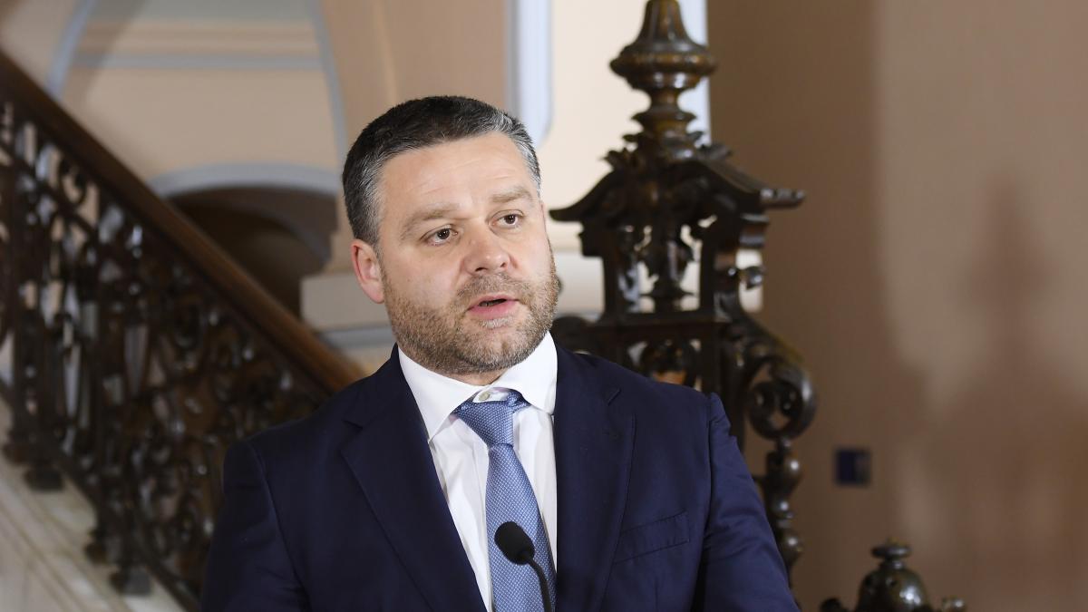 Ciprian Ciucu il acuza pe Nicusor Dan ca blocheaza proiectele din Bucuresti Semnatura finala ii apartine Si stam si asteptam