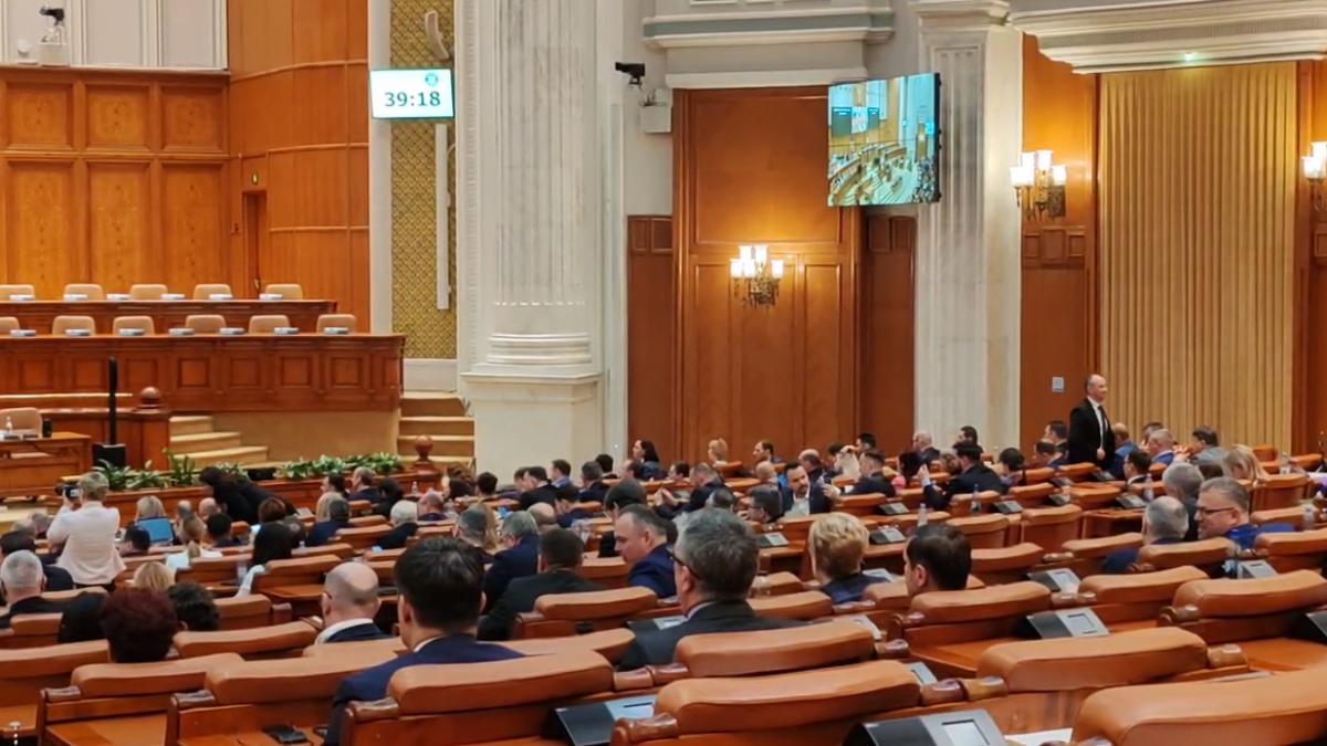 Circ in Parlament Sefa POT striga la Predoiu Ministrul de Interne Provocati curenti verbali