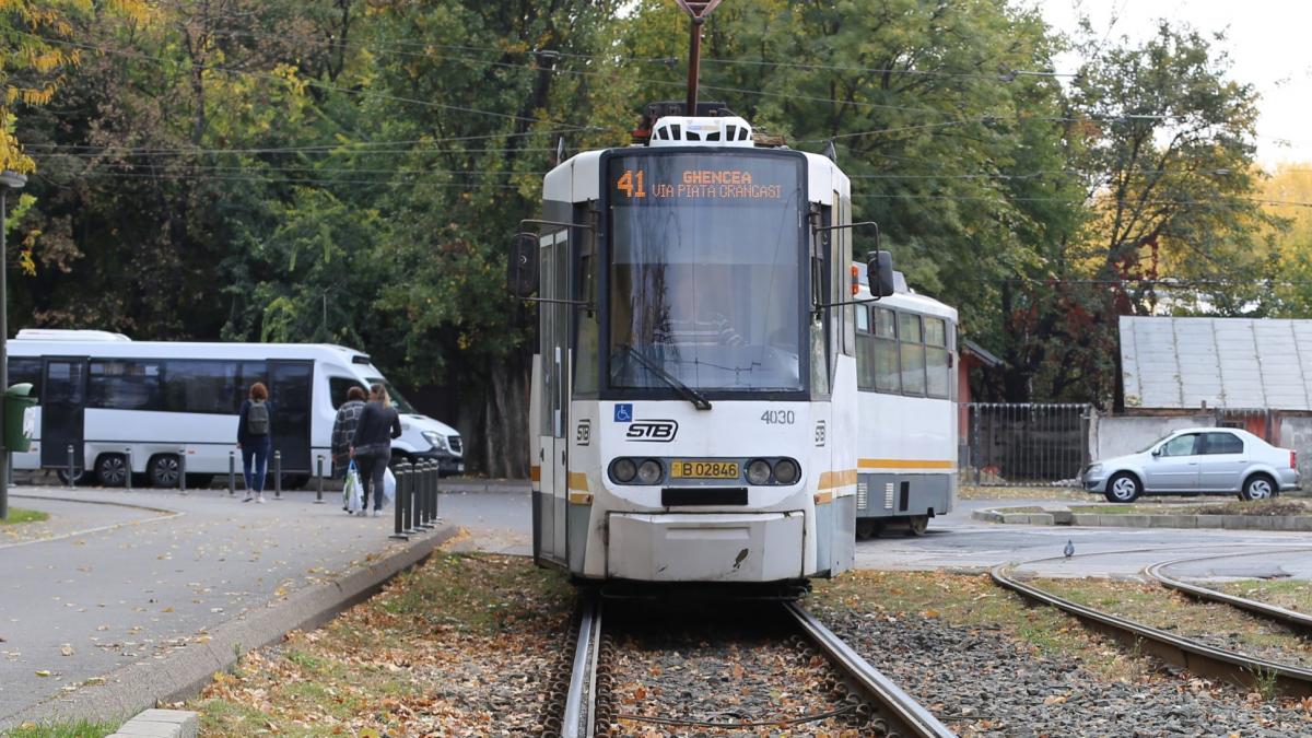 Circulatia tramvaielor liniei 41 blocata dupa accident rutier