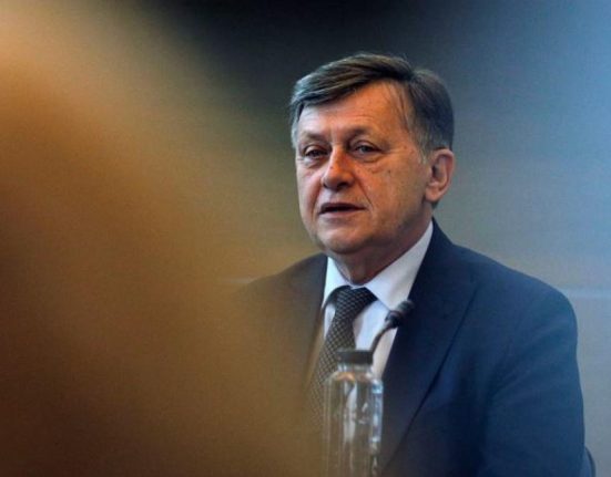 De ce Crin Antonescu il compara pe Ponta cu Radu cel Frumos Turcii au vrut unul mai instruit si mai docil