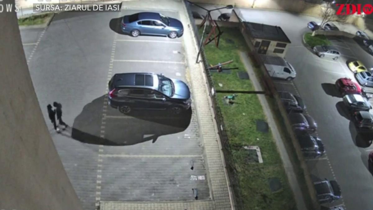 Doi adolescenti din Iasi au aruncat oua in masini