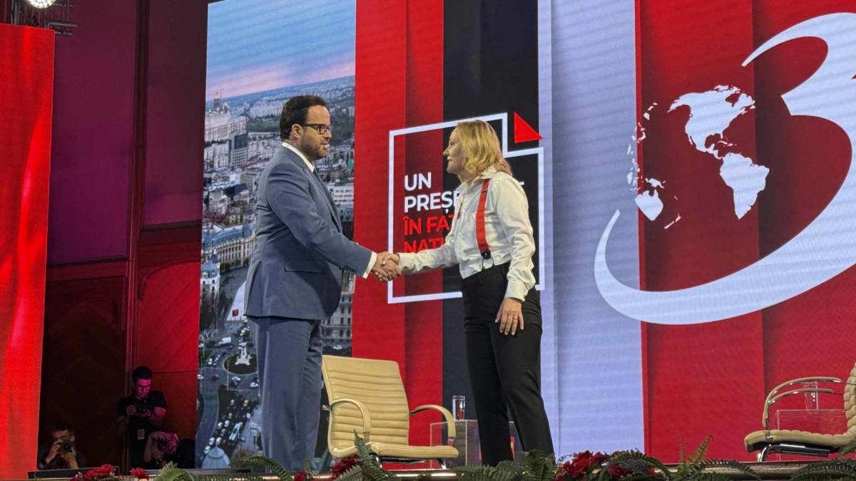 Elena Lasconi intrebata despre aderarea Romaniei la NATO Stiu ca a fost in 2004 dar nu stiu data