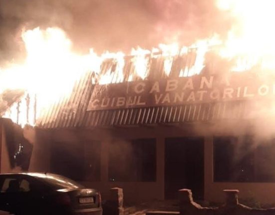 Incendiu la o cabana vanatoreasca in Constanta