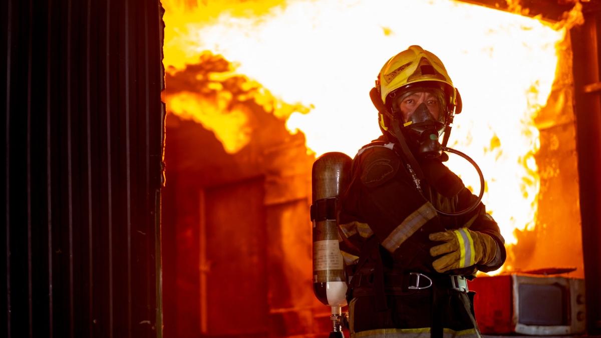 Incendiu major in Dolj Butelie explodata 70 evacuati