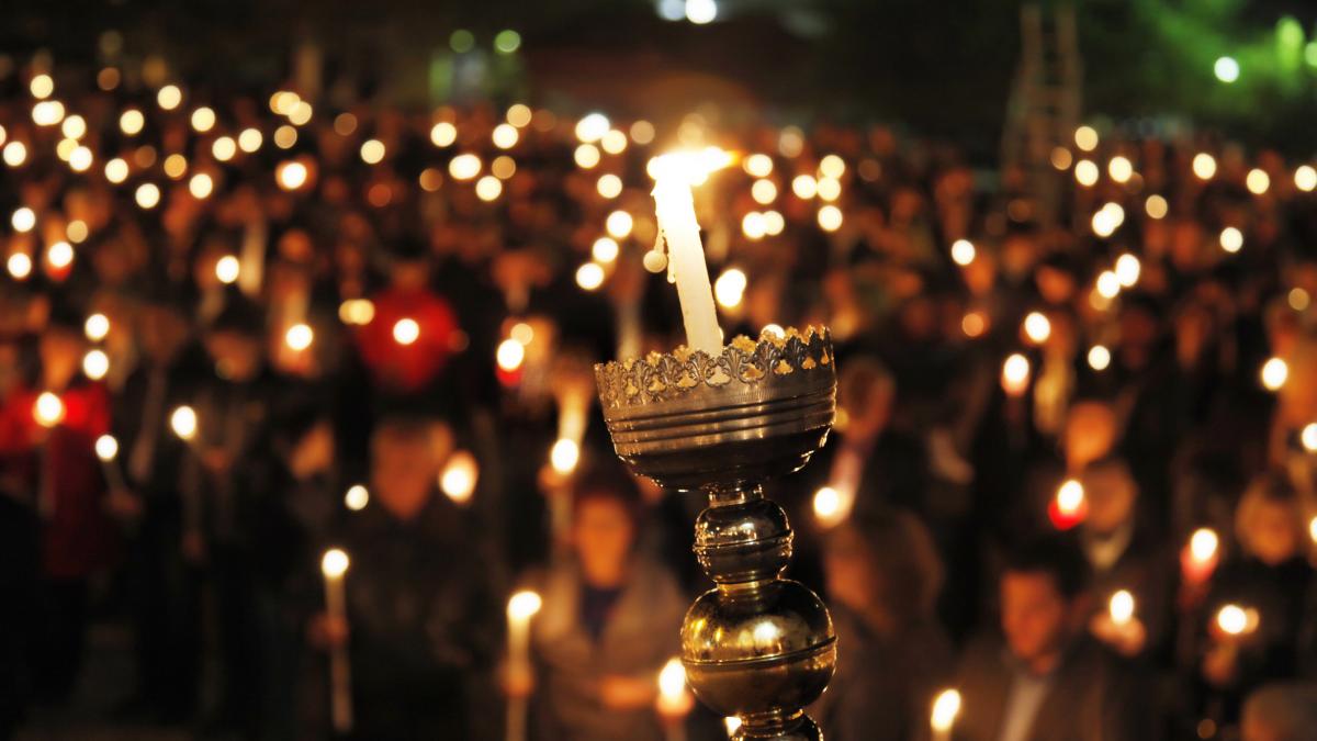 Lumina Sfanta ajunge sambata la Catedrala Patriarhala