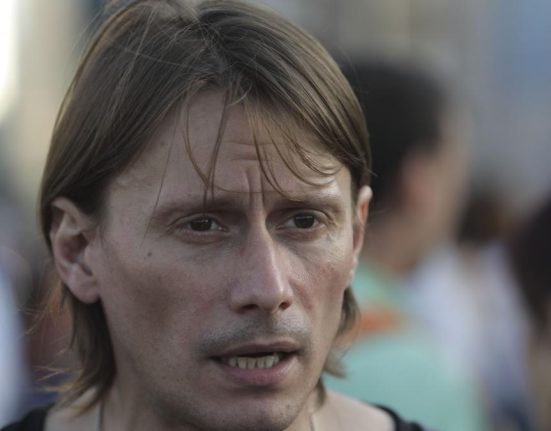 Marius Manole ataca USR Am iesit in strada pentru ei am stat in ploaie Mi se pare mizerabil ce ii fac Elenei Lasconi