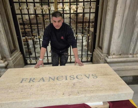 Marturia unui roman care a lucrat la mormantul Papei Francisc