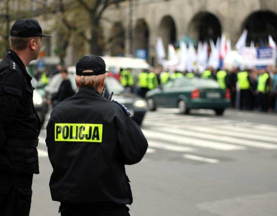 Mii de polonezi au participat la un mars nationalist la Varsovia Nu acceptam ca suveranitatea noastra sa fie abandonata