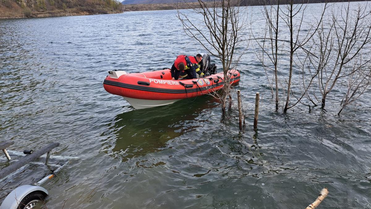 Misiune dificila pentru gasirea pompierului cazut in Siriu