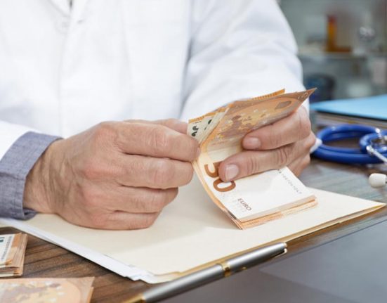 Mita de pana la 3500 euro pentru operatie la Institutul de Boli Cardiovasculare Iasi Managerul si medicii cercetati penal