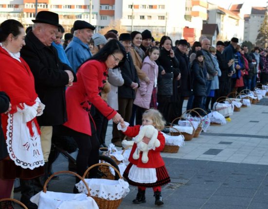 Multime mare la Miercurea Ciuc sfintire si imnuri