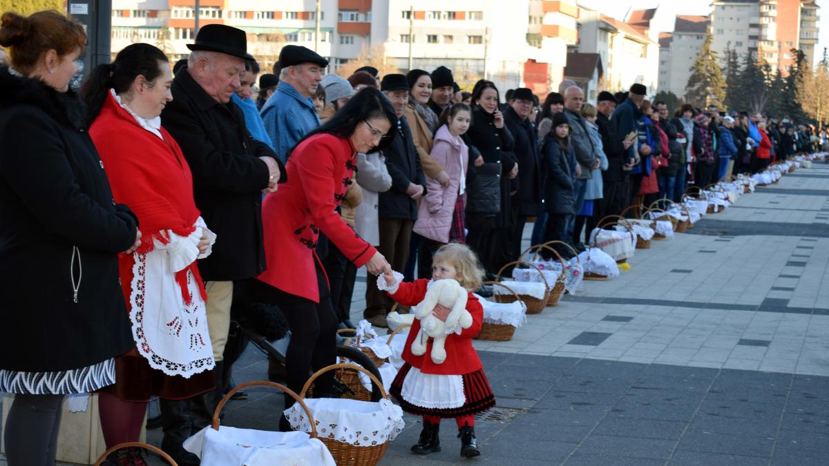 Multime mare la Miercurea Ciuc sfintire si imnuri