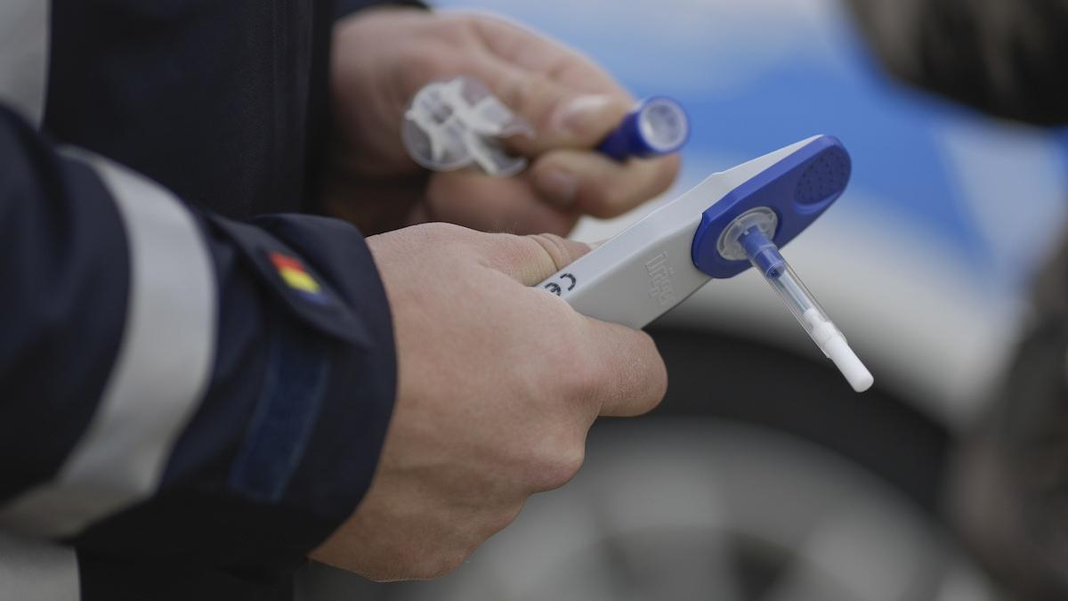 Politist din Baicoi testat antidrog voluntar pozitiv
