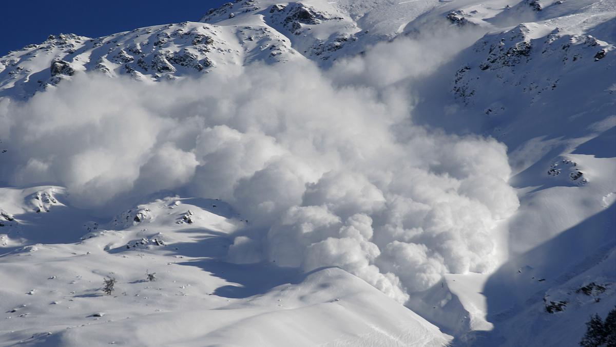 Risc major de avalanse in Bucegi Fagaras Calimani