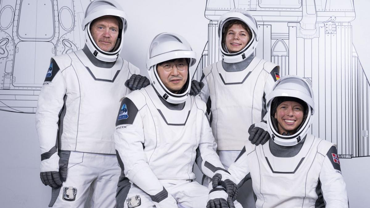 SpaceX trimite un miliardar cripto in spatiu