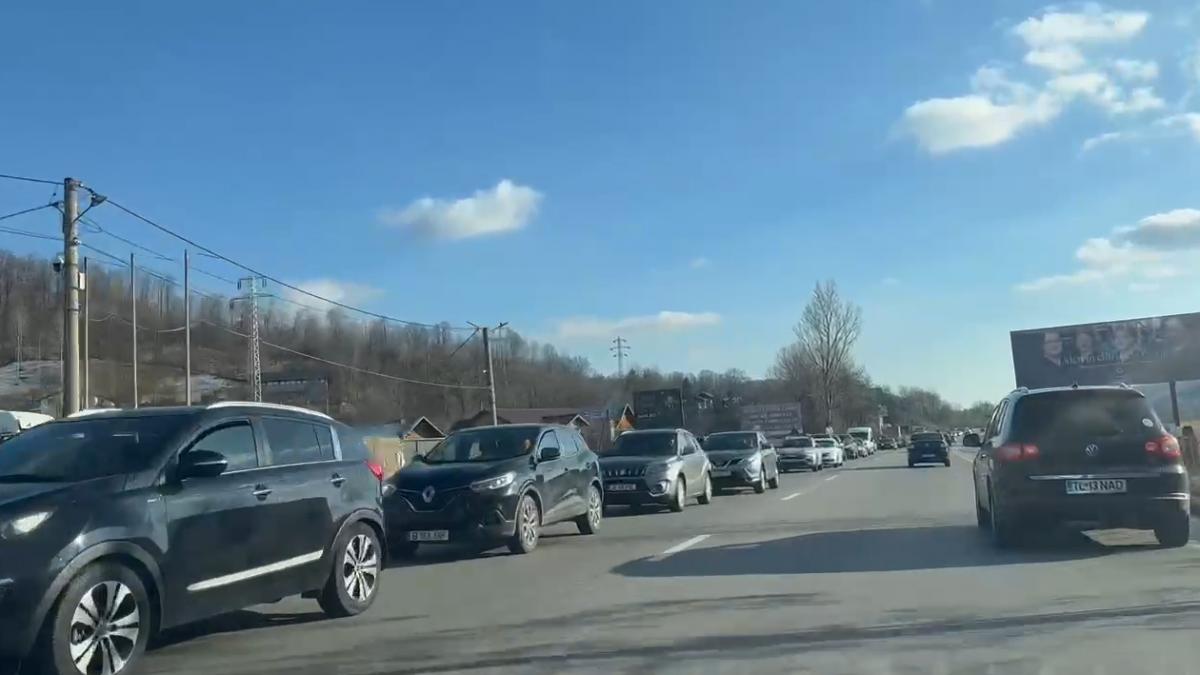 Trafic intens spre munte si vest Zone aglomerate in Vinerea Mare