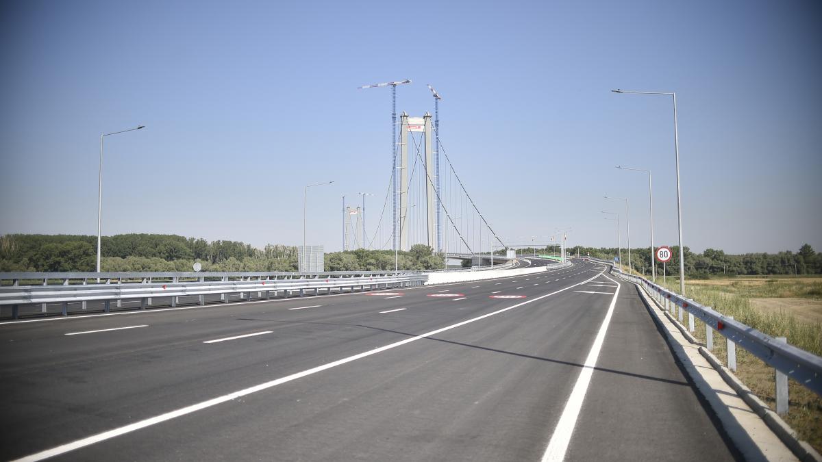 Un mare succes al Golden Gate ului Romaniei Asfaltul de pe podul peste Dunare a rezistat peste iarna