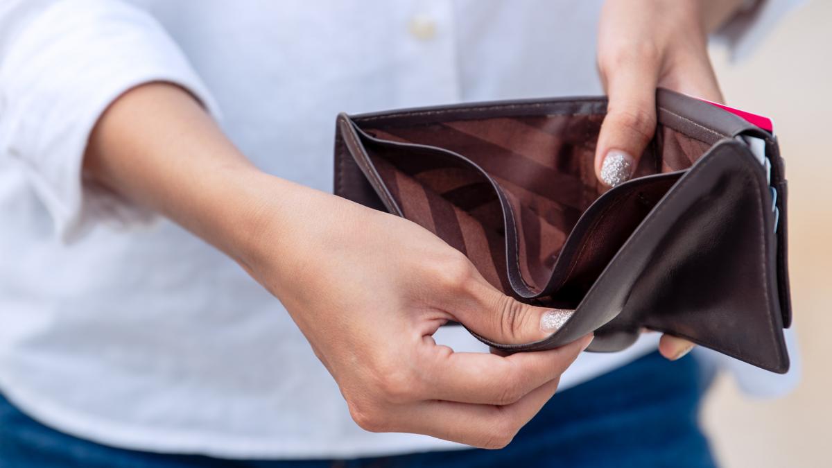 Un sfert dintre romani lucreaza pe salarii foarte mici