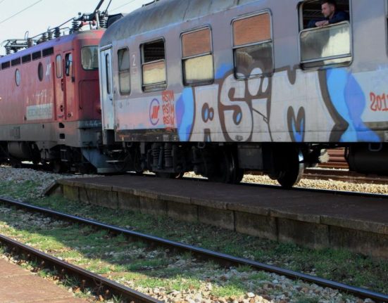 Un tren a plecat fara nas la Busteni Seful de tren a ajuns la statia urmatoare cu un alt tren