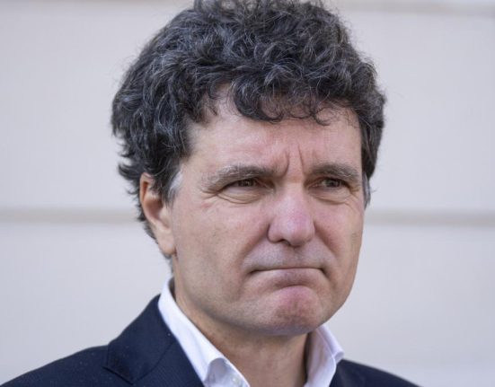 BEC a respins plangerea lui Nicusor Dan Pozele false continua sa circule
