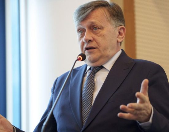Crin Antonescu despre echipa lui Trump in Romania In sfarsit terminam cu o legenda conspirationista