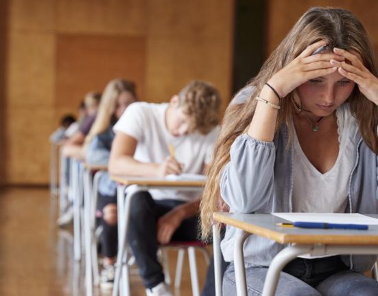 De cate ori poti sustine Bacalaureatul si taxa aferenta