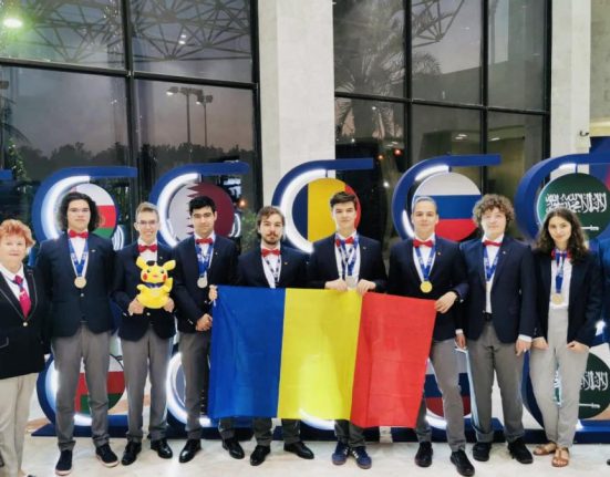 Elevii romani au obtinut sapte medalii la Olimpiada Asiatica de Fizica 2025