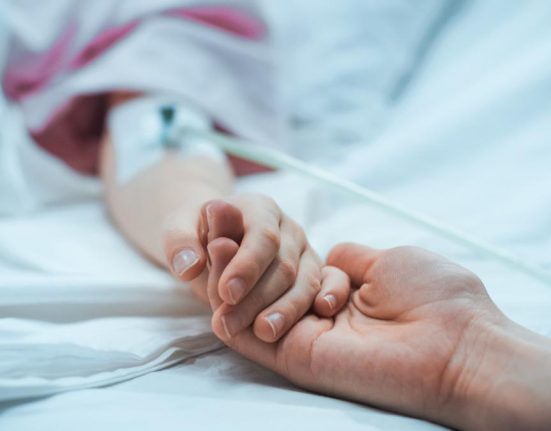 Fetita de trei ani a murit inghitind medicamentele surorii