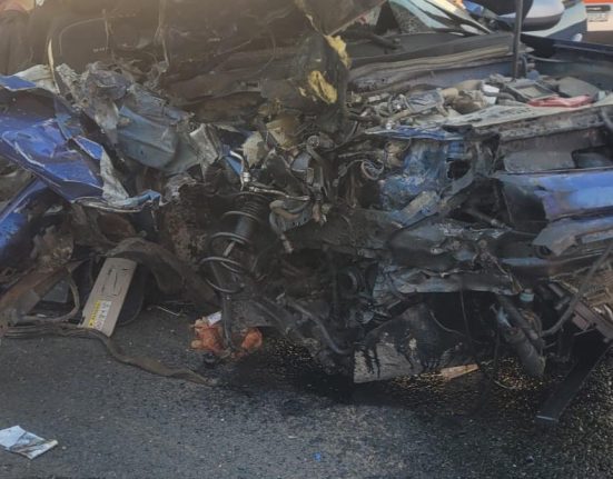 Masina distrusa pe A1 femeie moarta doi raniti