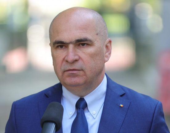 Mesajul lui Bolojan de Ziua Independentei Solidaritatea ne uneste