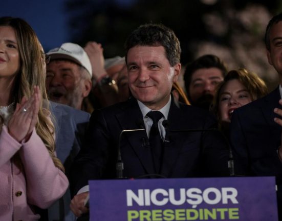 Nicusor Dan Urmeaza un tur doi dificil Nu va fi o dezbatere personala ci una pro Occident vs anti Occident