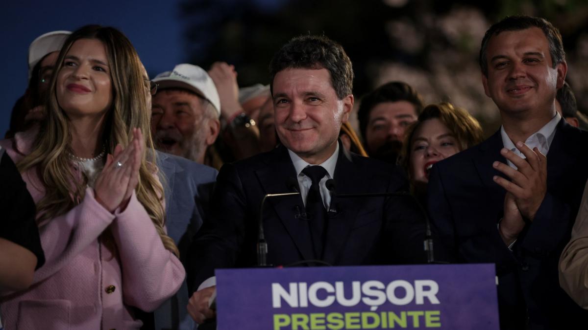 Nicusor Dan Urmeaza un tur doi dificil Nu va fi o dezbatere personala ci una pro Occident vs anti Occident