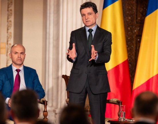 Nicusor Dan acuzat ca a promis sefia SRI