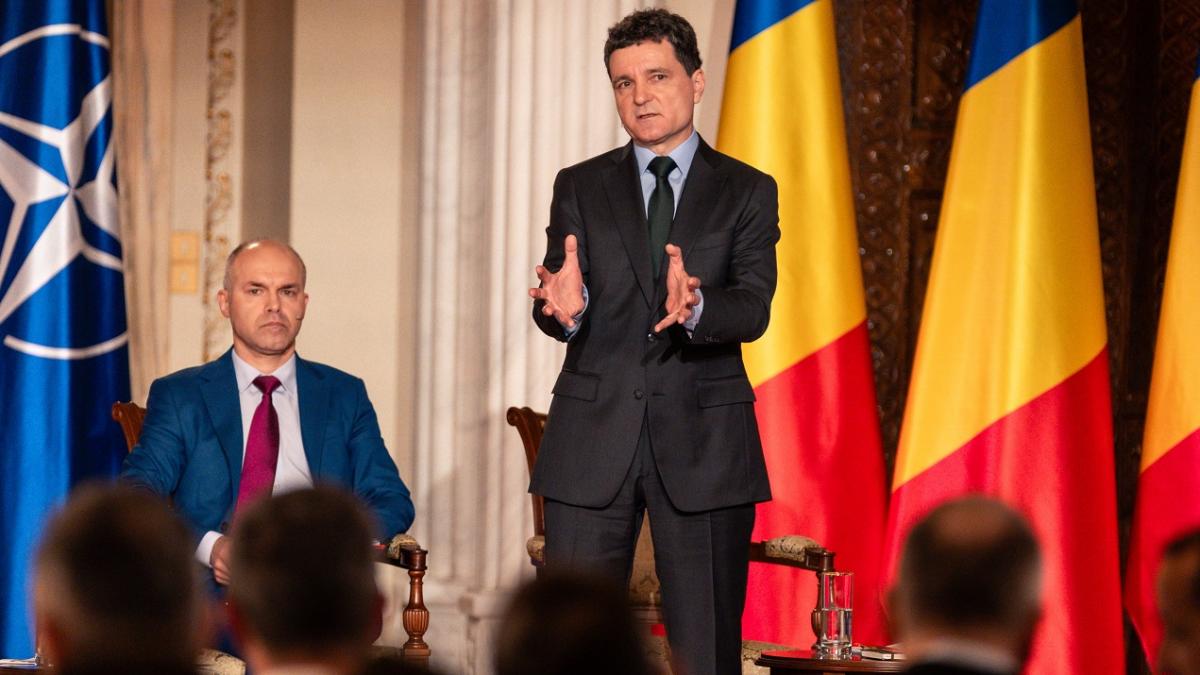 Nicusor Dan acuzat ca a promis sefia SRI